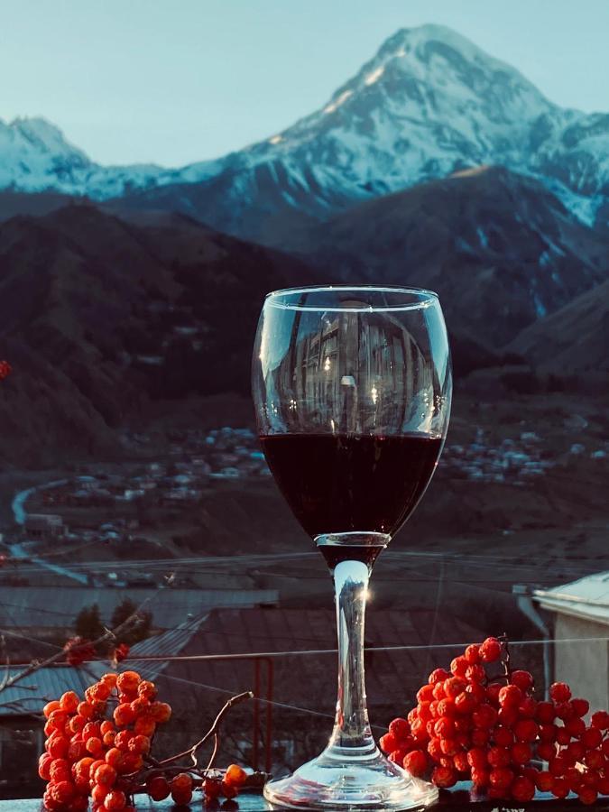Guesthouse Relax In Kazbegi Bagian luar foto