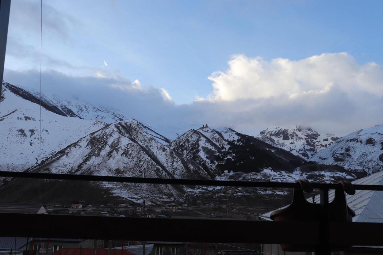 Guesthouse Relax In Kazbegi Bagian luar foto