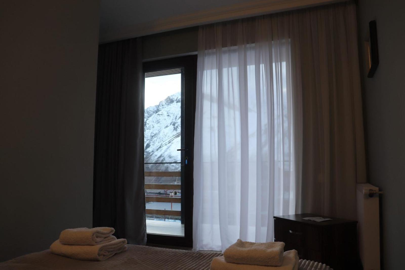 Guesthouse Relax In Kazbegi Bagian luar foto