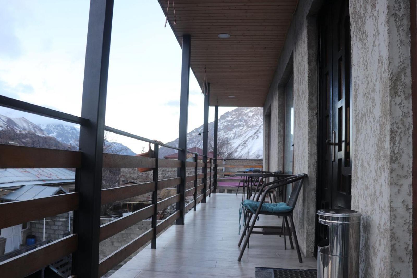 Guesthouse Relax In Kazbegi Bagian luar foto