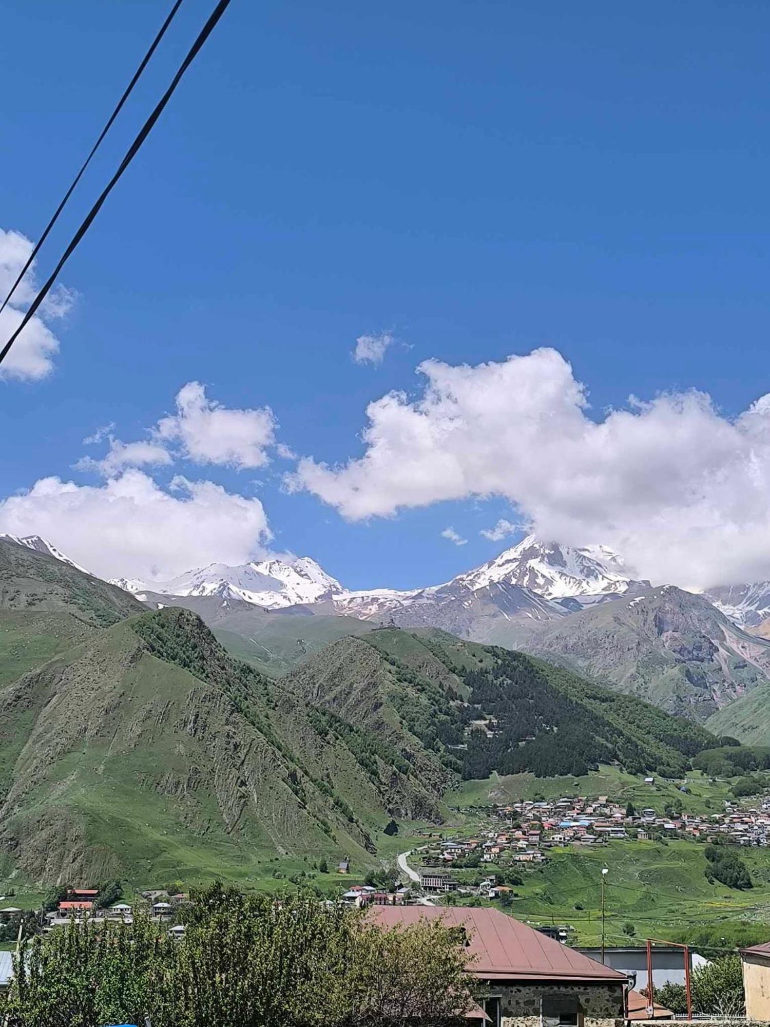 Guesthouse Relax In Kazbegi Bagian luar foto