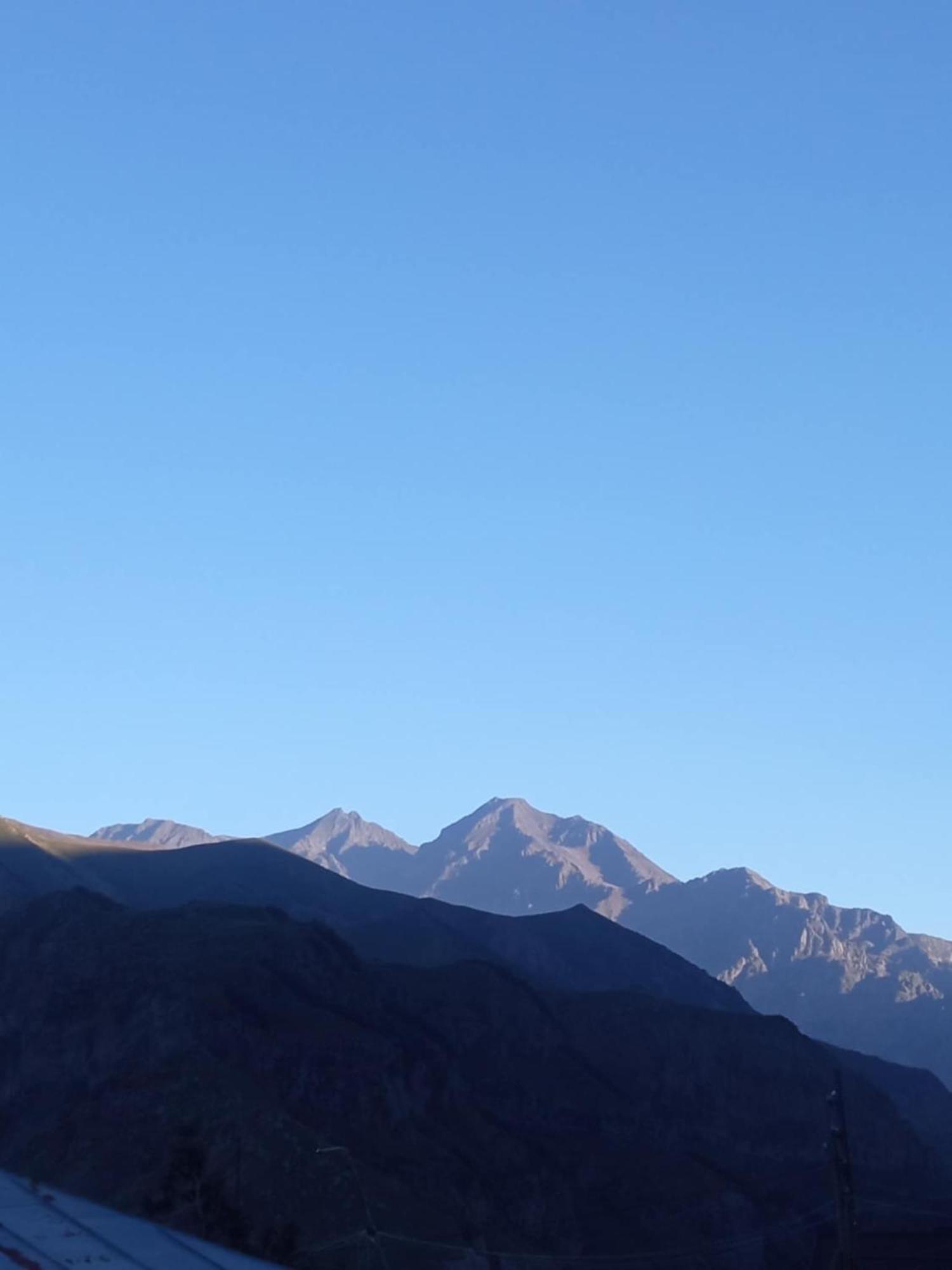 Guesthouse Relax In Kazbegi Bagian luar foto