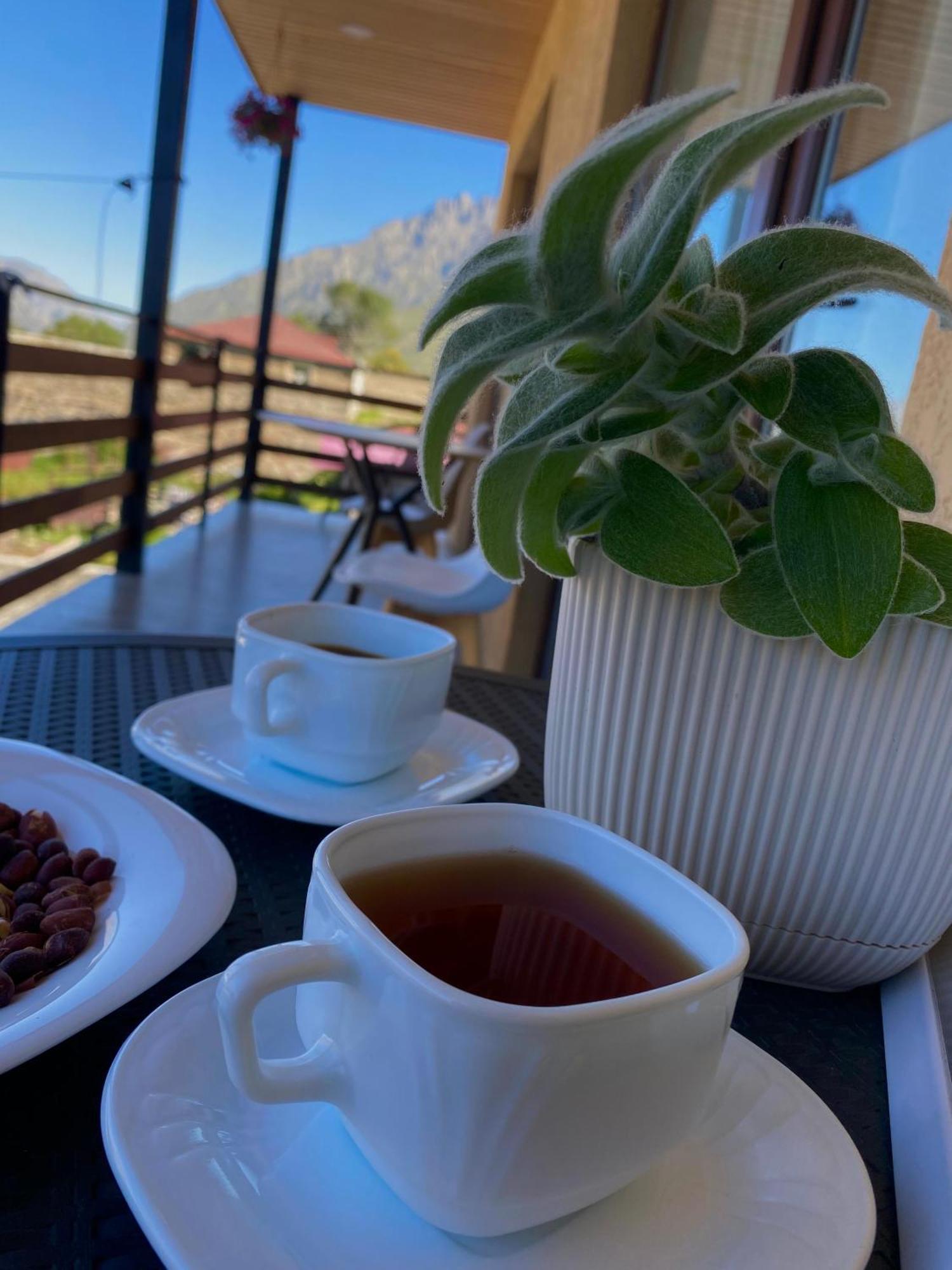 Guesthouse Relax In Kazbegi Bagian luar foto