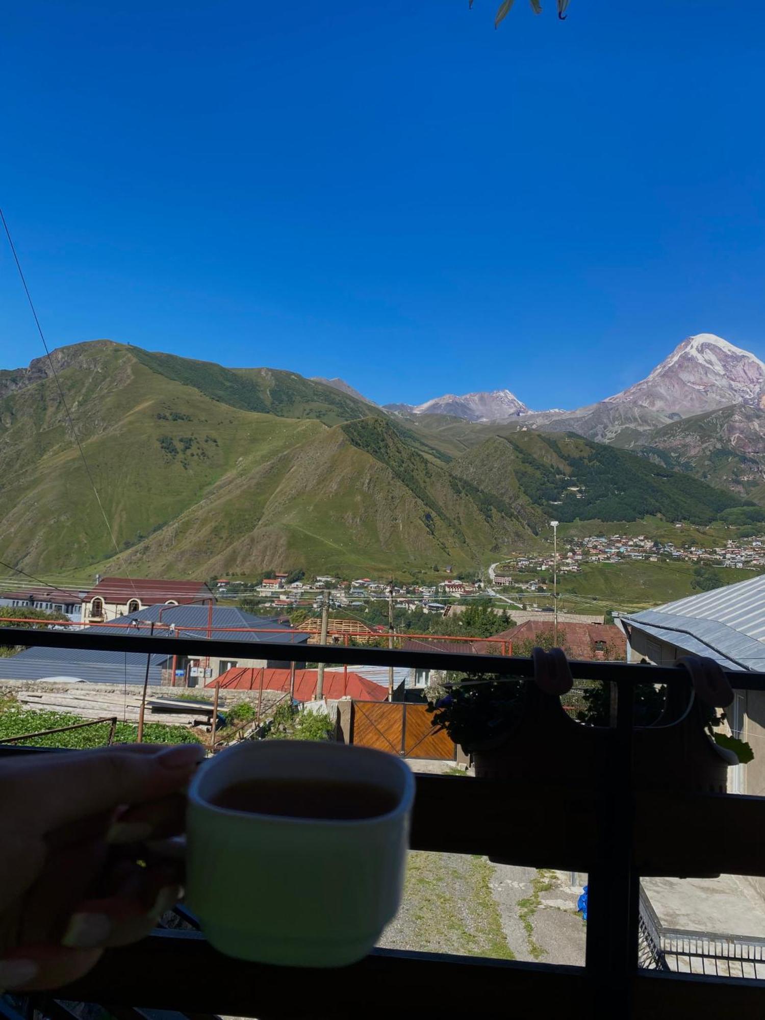 Guesthouse Relax In Kazbegi Bagian luar foto