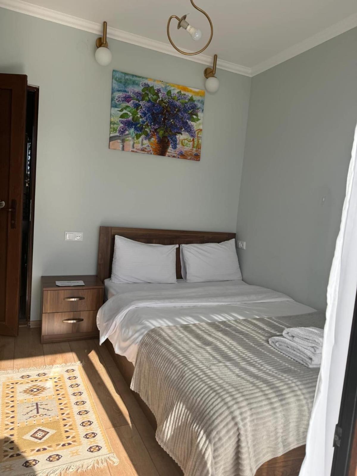 Guesthouse Relax In Kazbegi Bagian luar foto