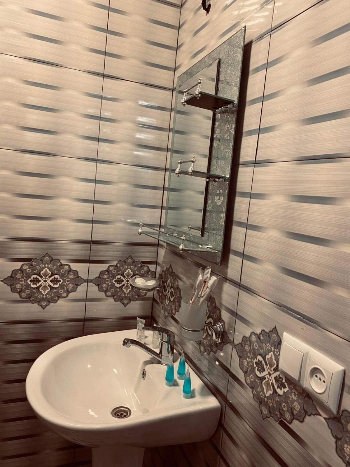 Guesthouse Relax In Kazbegi Bagian luar foto