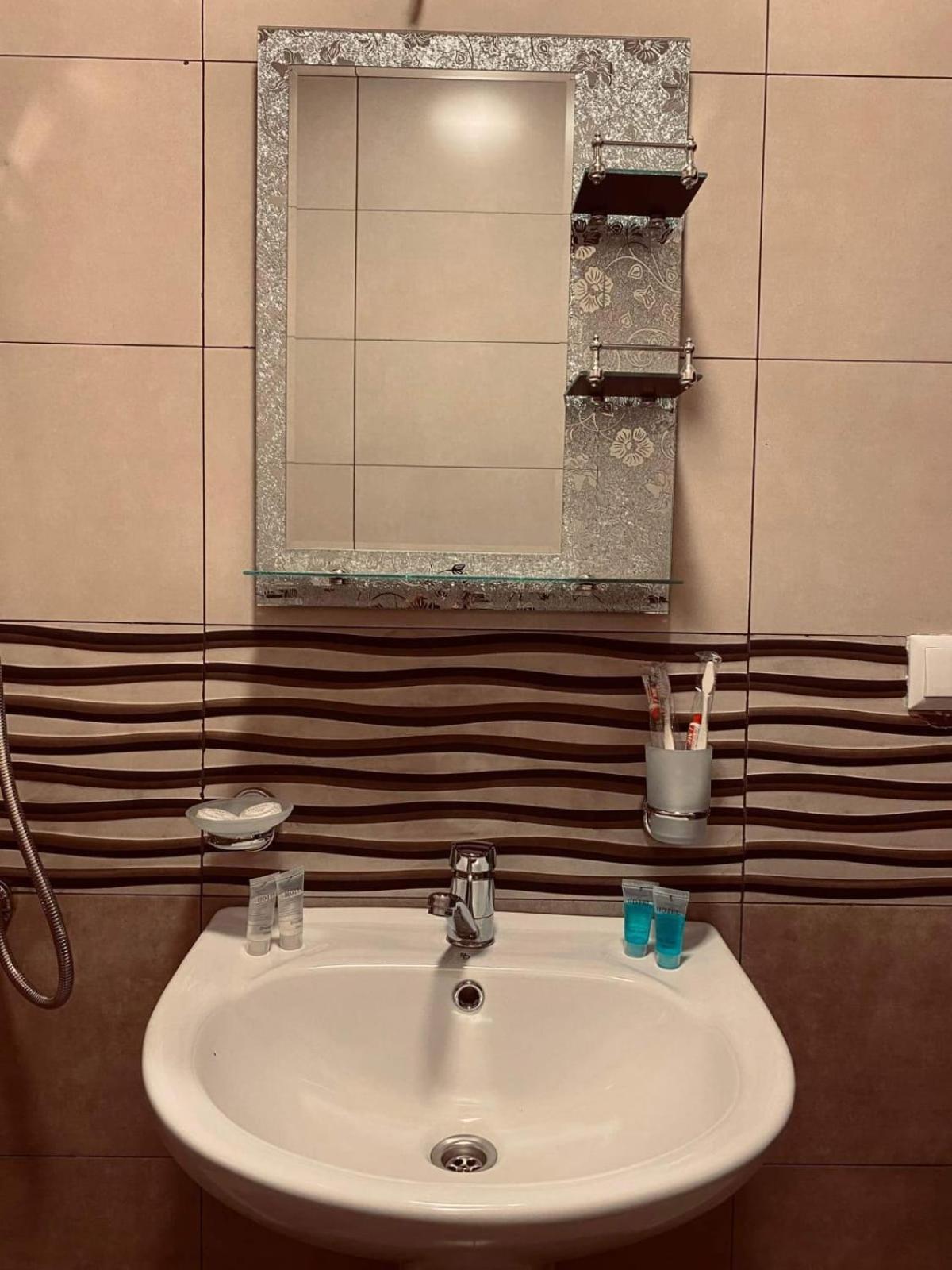 Guesthouse Relax In Kazbegi Bagian luar foto